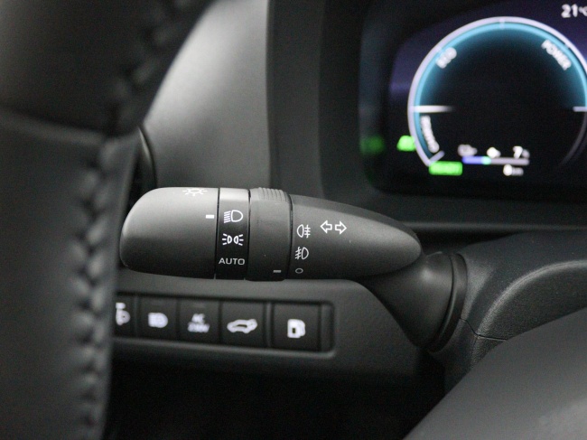 Toyota C-HR - 2.0 Plug-in Hybrid 220 Executive