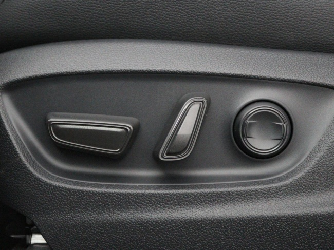 Toyota C-HR - 2.0 Plug-in Hybrid 220 Executive