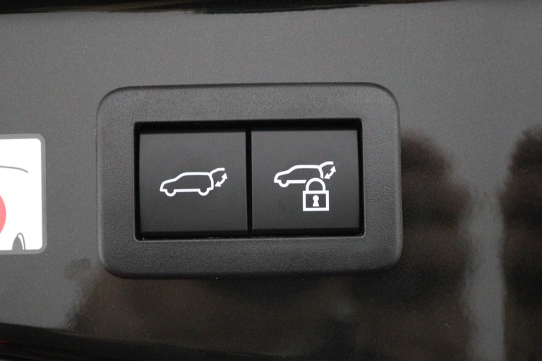 Toyota C-HR - 2.0 Plug-in Hybrid 220 Executive 39