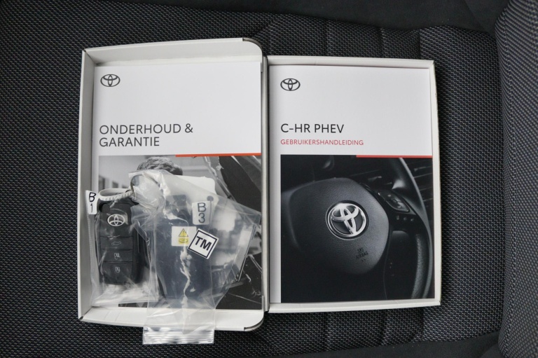 Toyota C-HR - 2.0 Plug-in Hybrid 220 Executive 8