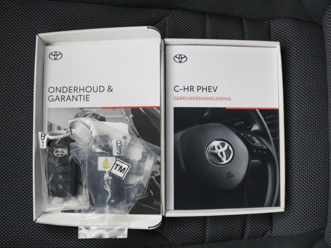 Toyota C-HR - 2.0 Plug-in Hybrid 220 Executive