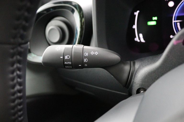 Toyota Aygo X - Hybrid 115 envy 30