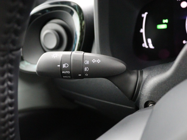 Toyota Aygo X - Hybrid 115 envy