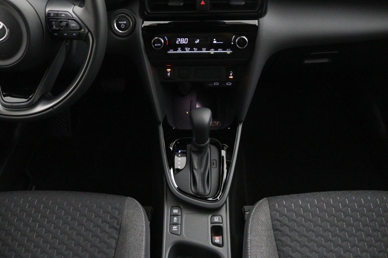 Toyota Yaris Cross - 1.5 Hybrid 130 Dynamic 26