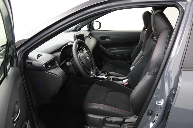 Toyota Corolla Cross - Hybrid 180 GR Sport 17