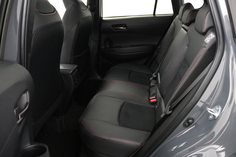 Toyota Corolla Cross - Hybrid 180 GR Sport 18