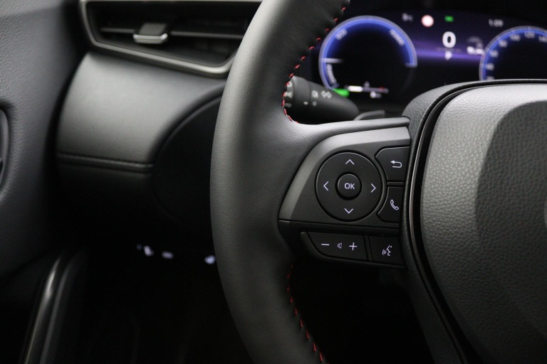 Toyota Corolla Cross - Hybrid 180 GR Sport 19