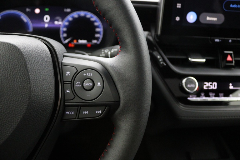 Toyota Corolla Cross - Hybrid 180 GR Sport 21