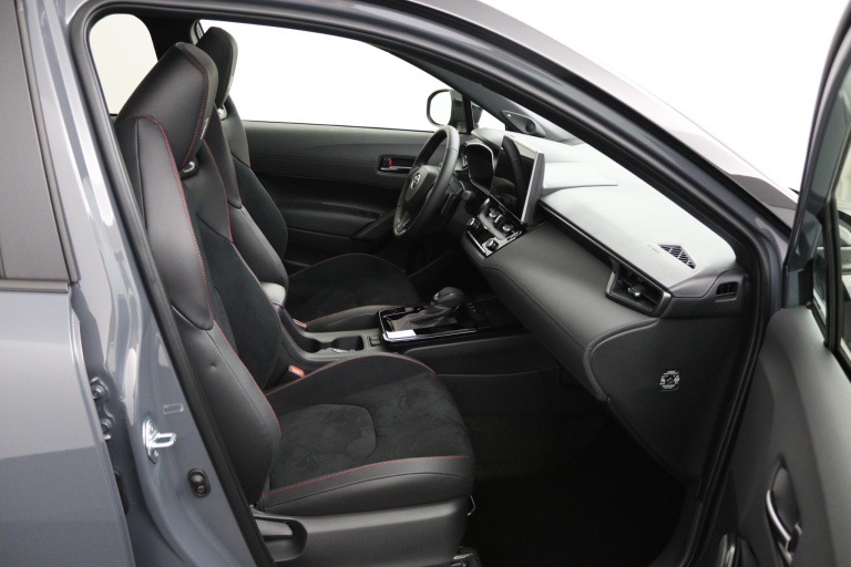 Toyota Corolla Cross - Hybrid 180 GR Sport 22