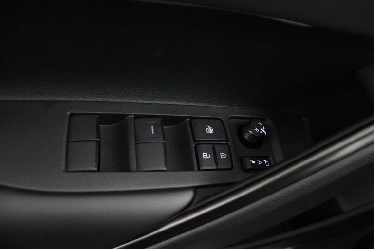 Toyota Corolla Cross - Hybrid 180 GR Sport 28