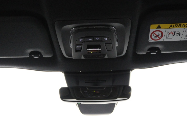 Toyota Corolla Cross - Hybrid 180 GR Sport 32