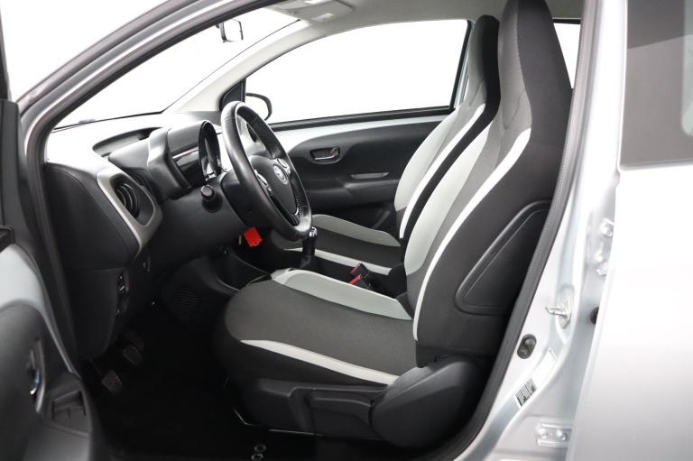 Toyota Aygo - 1.0 VVT-i x-play 17