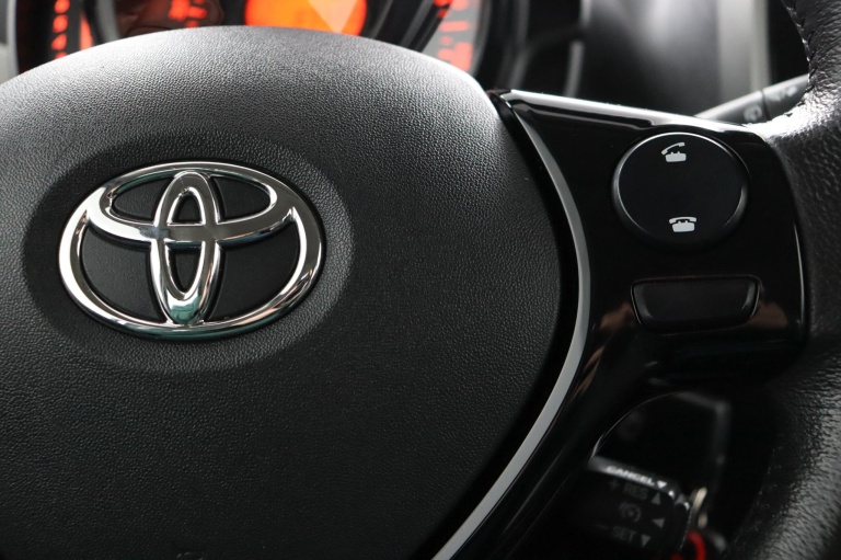 Toyota Aygo - 1.0 VVT-i x-play 21