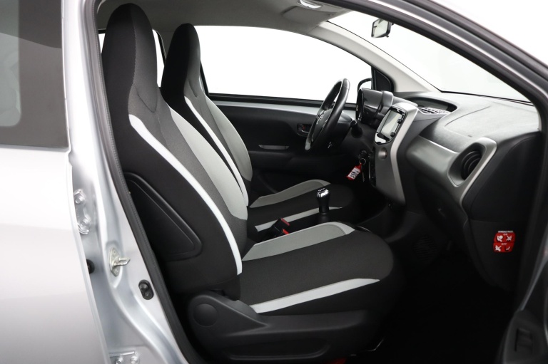 Toyota Aygo - 1.0 VVT-i x-play 22