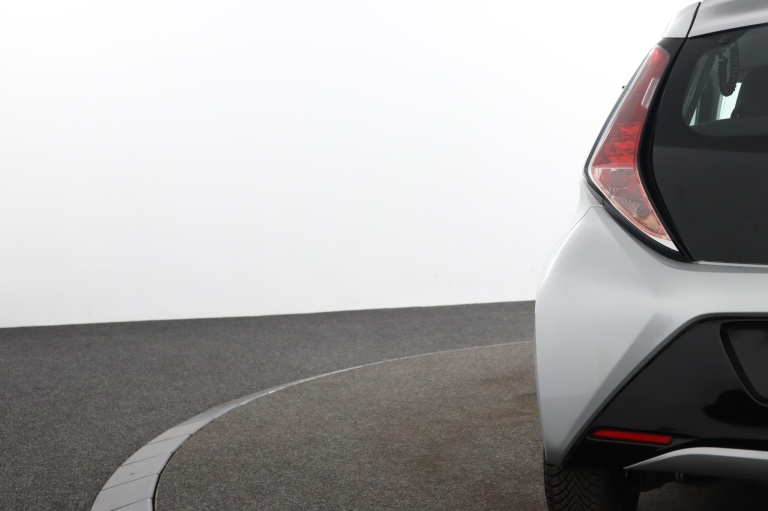 Toyota Aygo - 1.0 VVT-i x-play 38