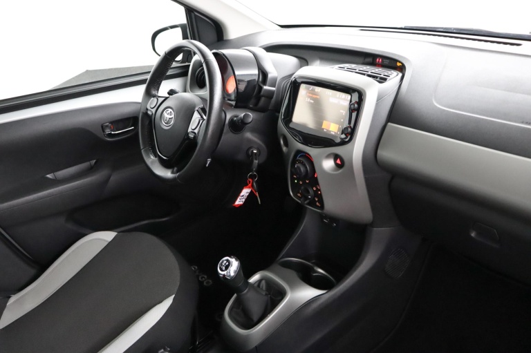 Toyota Aygo - 1.0 VVT-i x-play 49