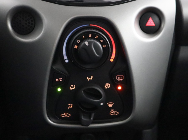 Toyota Aygo - 1.0 VVT-i x-play