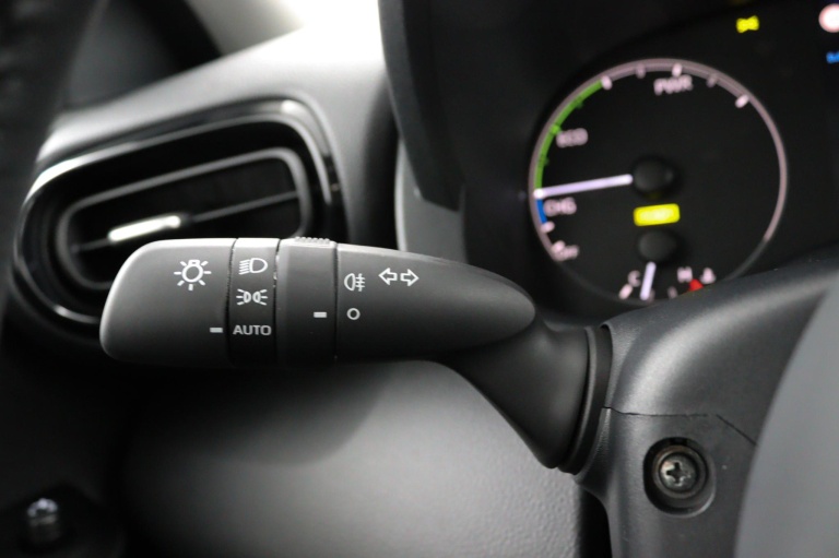 Toyota Yaris - 1.5 Hybrid 115 Comfort 19