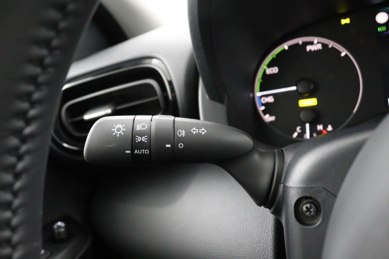 Toyota Yaris - 1.5 Hybrid 115 Comfort 19