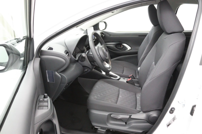 Toyota Yaris - 1.5 Hybrid 115 Comfort 9