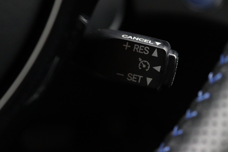 Toyota Yaris - 1.5 Hybrid BI-Tone 18