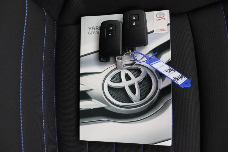 Toyota Yaris - 1.5 Hybrid BI-Tone 25