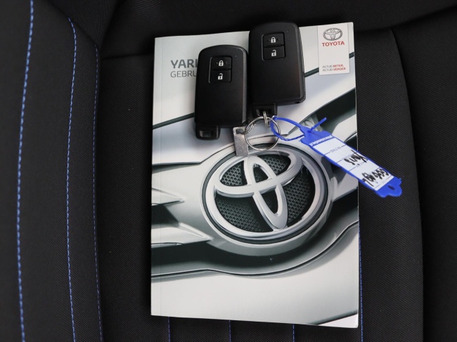 Toyota Yaris - 1.5 Hybrid BI-Tone