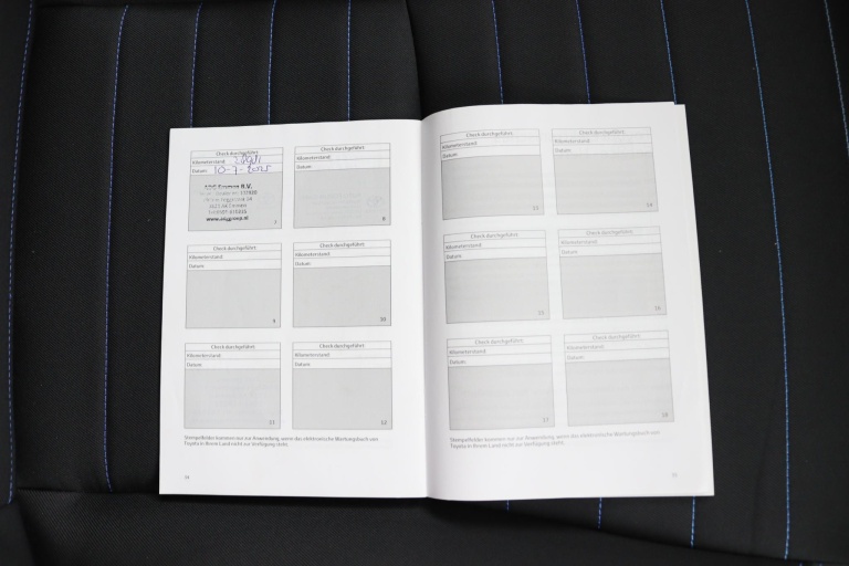 Toyota Yaris - 1.5 Hybrid BI-Tone 26