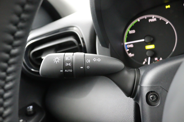 Toyota Yaris - 1.5 Hybrid 115 Comfort 19