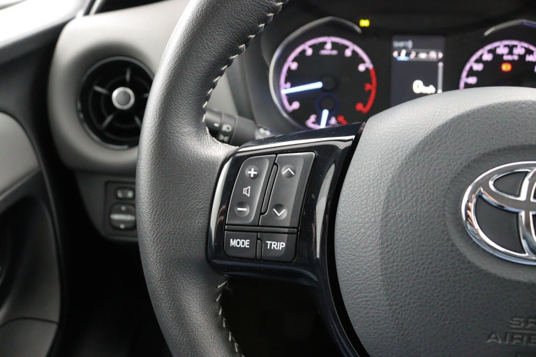 Toyota Yaris - 1.5 VVT-i Aspiration 17