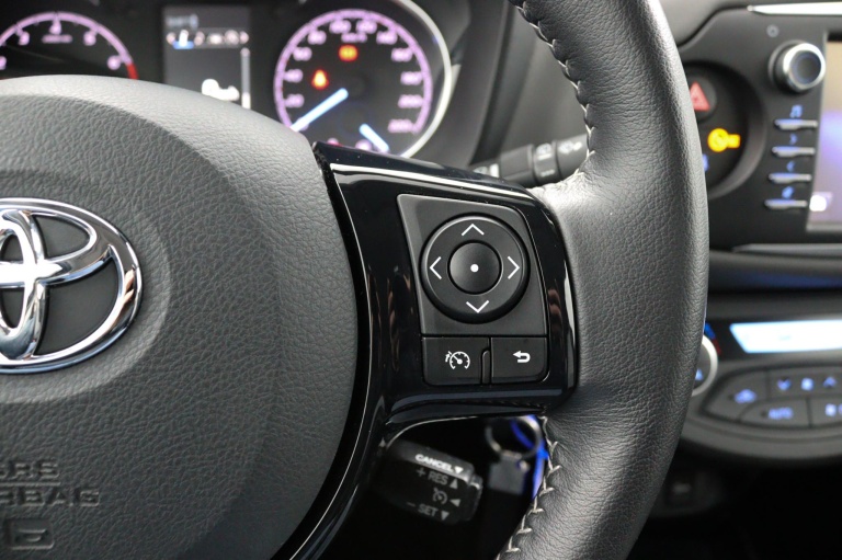 Toyota Yaris - 1.5 VVT-i Aspiration 18