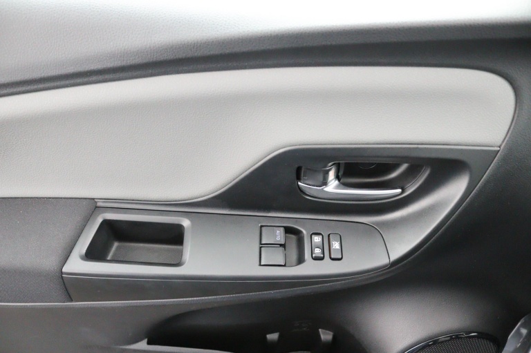 Toyota Yaris - 1.5 VVT-i Aspiration 29