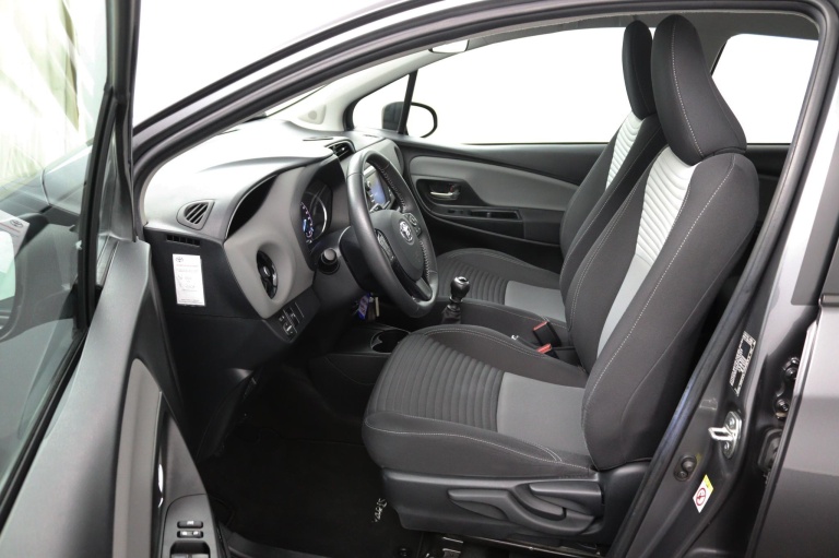 Toyota Yaris - 1.5 VVT-i Aspiration 9