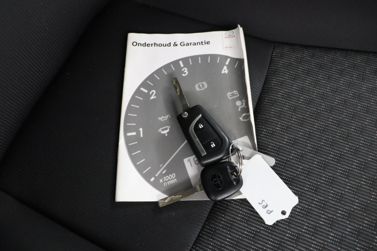 Toyota Yaris - 1.0 VVT-i Aspiration 11