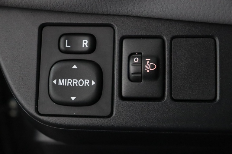 Toyota Yaris - 1.0 VVT-i Aspiration 28