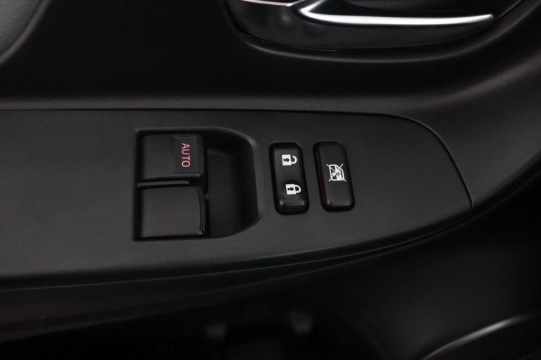 Toyota Yaris - 1.0 VVT-i Aspiration 29