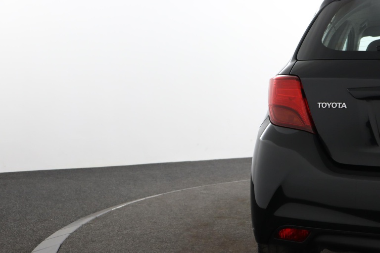 Toyota Yaris - 1.0 VVT-i Aspiration 38