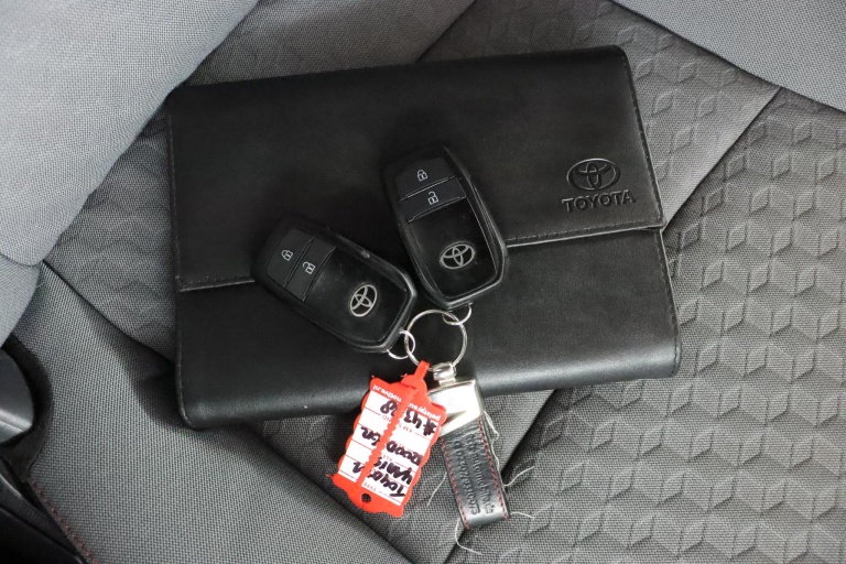 Toyota Yaris - 1.5 Hybrid 115 First Edition 11