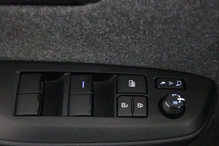 Toyota Yaris - 1.5 Hybrid 115 First Edition 25