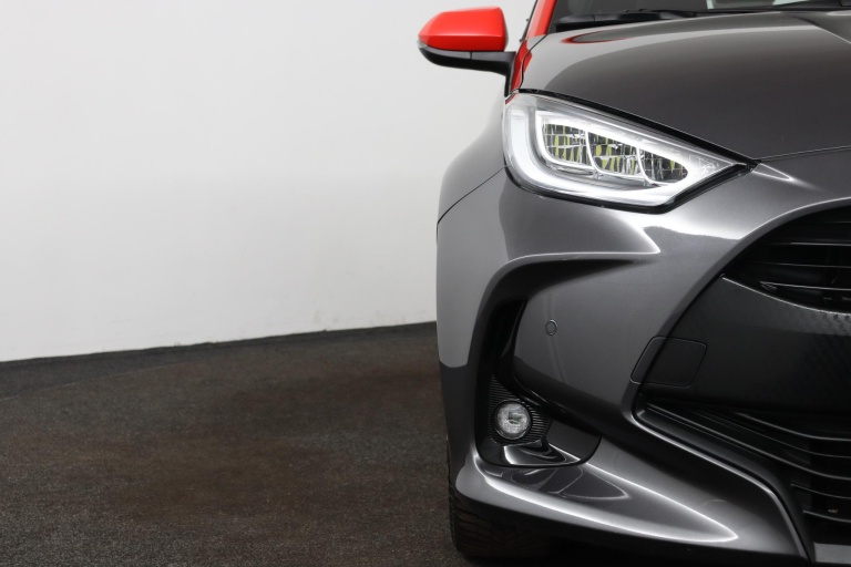 Toyota Yaris - 1.5 Hybrid 115 First Edition 29