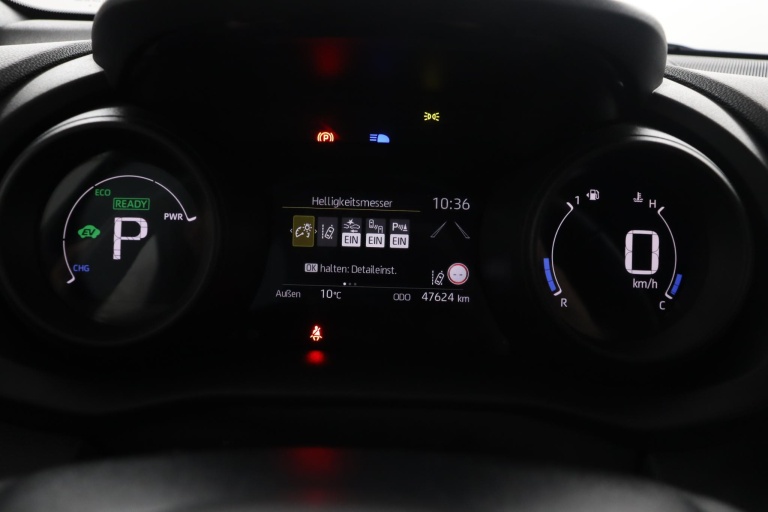 Toyota Yaris - 1.5 Hybrid 115 First Edition 36