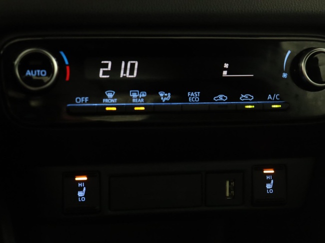 Toyota Yaris - 1.5 Hybrid 115 First Edition