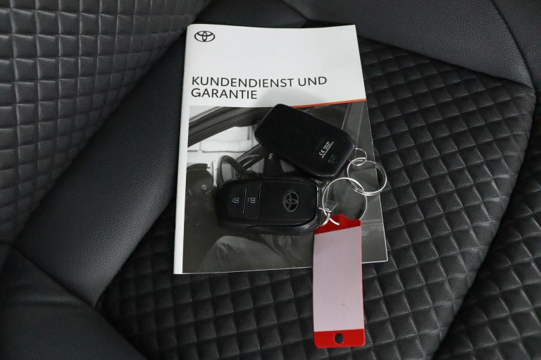 Toyota Yaris - 1.5 Hybrid Tokyo Spirit 11