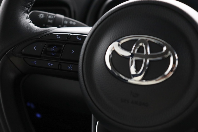 Toyota Yaris - 1.5 Hybrid Dynamic 19