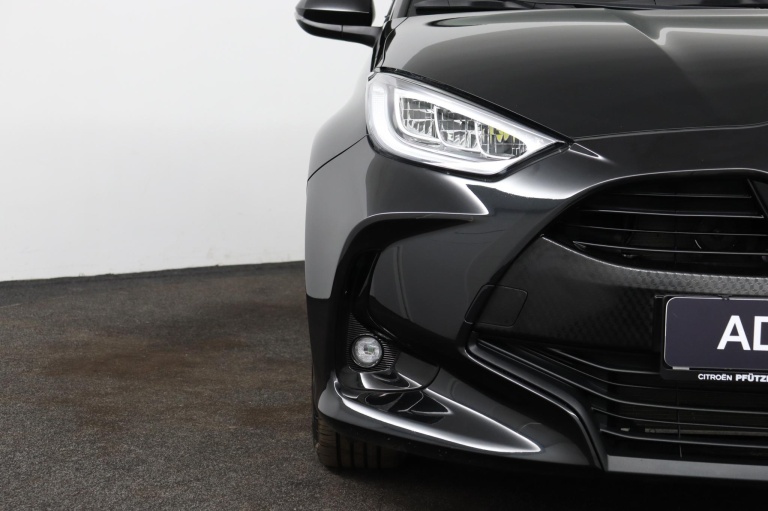 Toyota Yaris - 1.5 Hybrid Dynamic 33