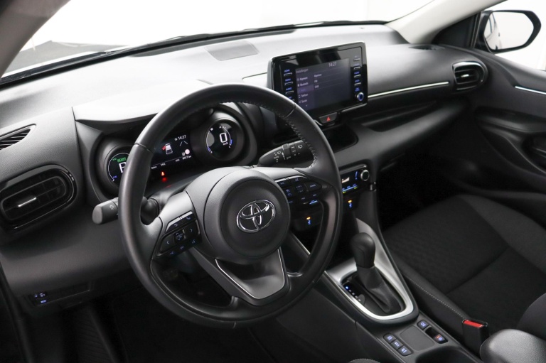 Toyota Yaris - 1.5 Hybrid Dynamic 47