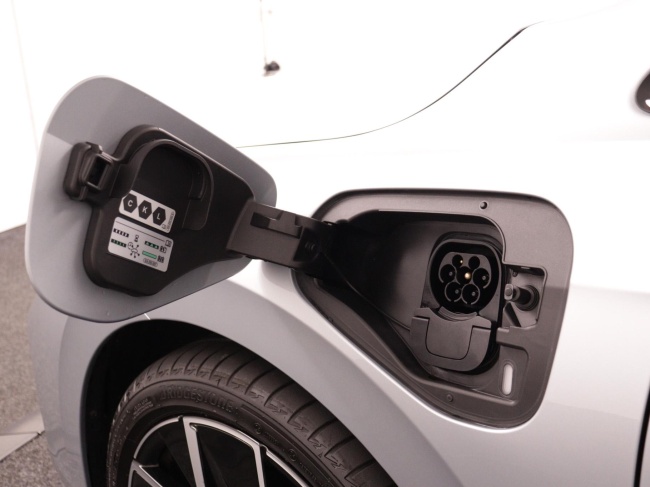 Volkswagen Golf - 1.5 eHybrid 50 Edition