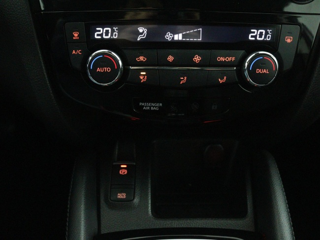 Nissan Qashqai - 1.2 N-Connecta