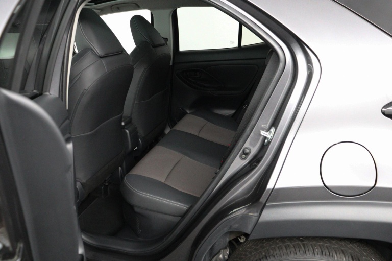 Toyota Yarsi Cross - 1.5 Hybrid Executive 17