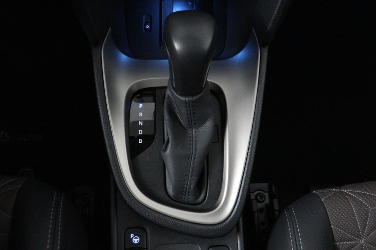 Toyota Yarsi Cross - 1.5 Hybrid Executive 26